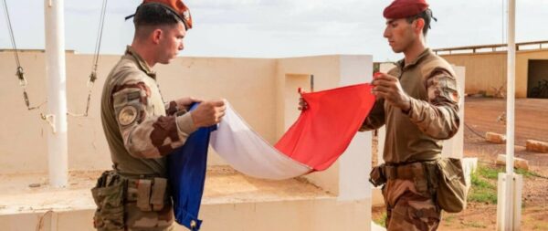 Sénégal : départ des derniers soldats français