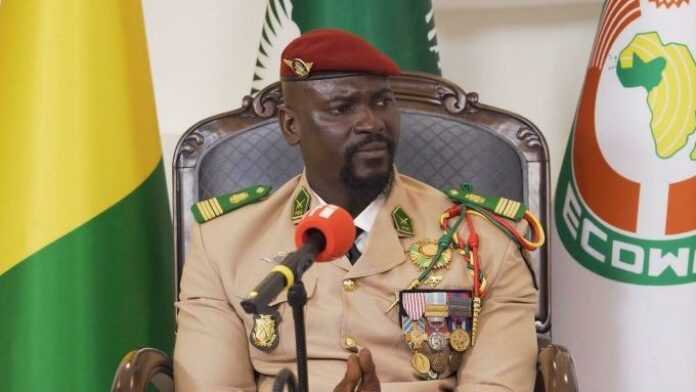 Mamady Doumbouya Mamady Doumbouya, présidengt de, la Transition en Guinée