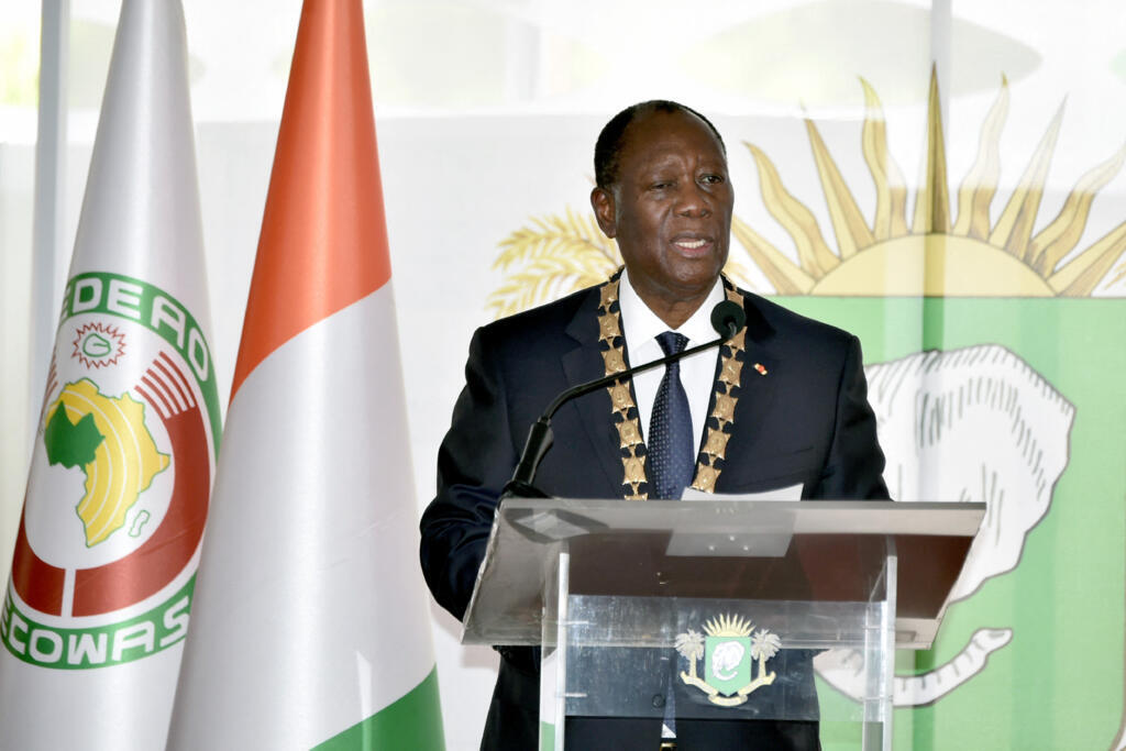 [Image d'archives] Le président ivoirien Alassane Ouattara prononçant un discours le 14 décembre 2020 lors de sa cérémonie d'investiture.