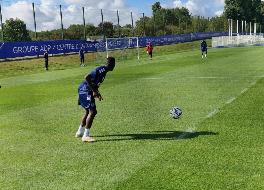 Hamari Traoré à l'entraînement avec le Paris FC.