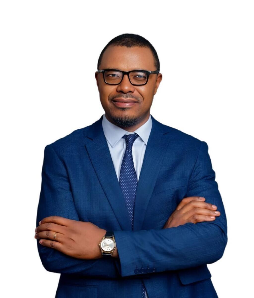 Le candidat à la présidentielle camerounaise 2025, Caxton Ateki Seta.