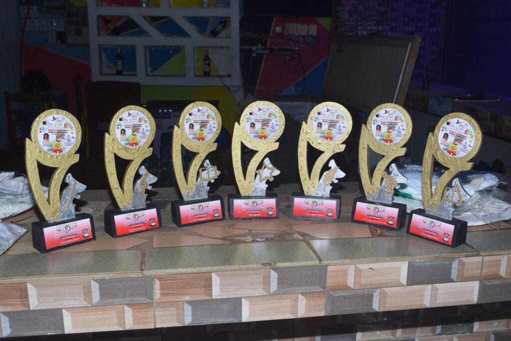 Les trophées du concours des lauréats du concours littéraire Jeunesse Francophonie 10ème édition.