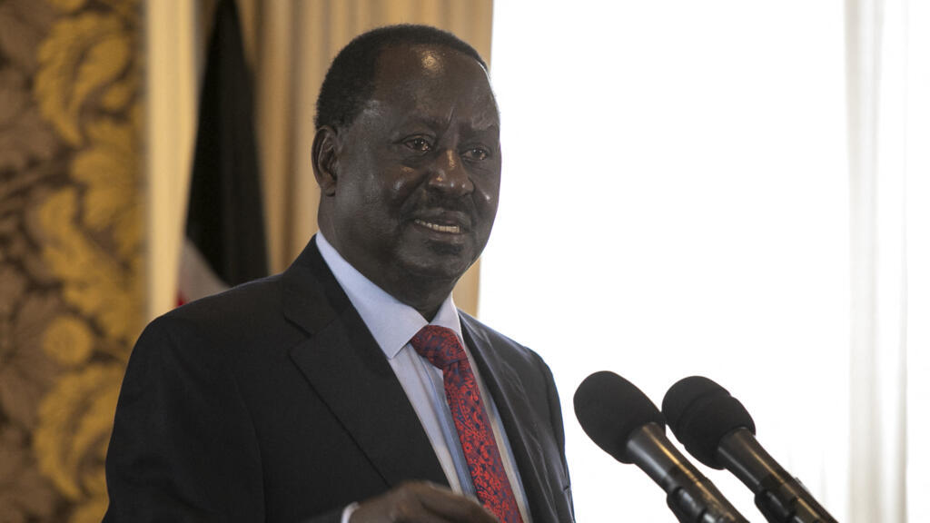 Le chef de l'opposition kényane Raila Odinga s'exprimant lors d'un point de presse à Nairobi le 25 juillet 2023.