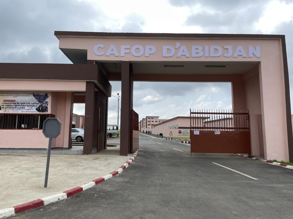 Le plus grand centre de formation des enseignants du primaire de Côte d'Ivoire a été inauguré en octobre 2025 en présence du Premier ministre Robert Beugré Mambé.