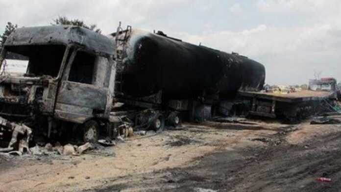 camion citerne Un camion citerne