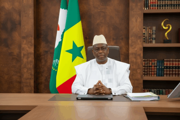 macky sall dette caché