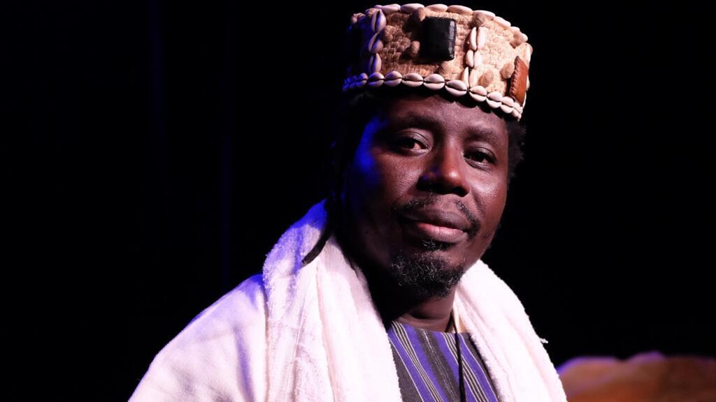 Aristide Tarnagda, auteur, comédien, dramaturge, metteur en scène et directeur du grand festival panafricain Les Récréâtrales, au Burkina Faso.