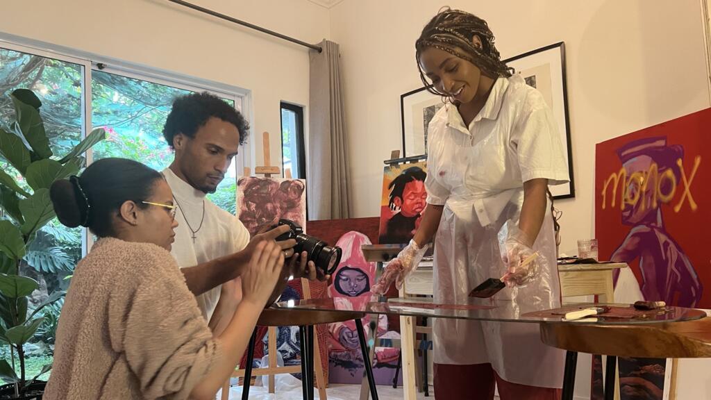 Scène de tournage du scénariste, Jalen au centre.