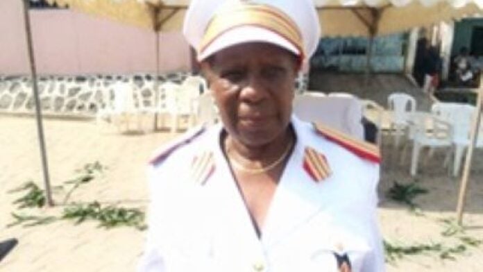 Sa Majesté Kana Friedah, nouveau chef du quartier Cacao-Barry de Douala Sa Majesté Kana Friedah, nouveau chef du quartier Cacao-Barry de Douala