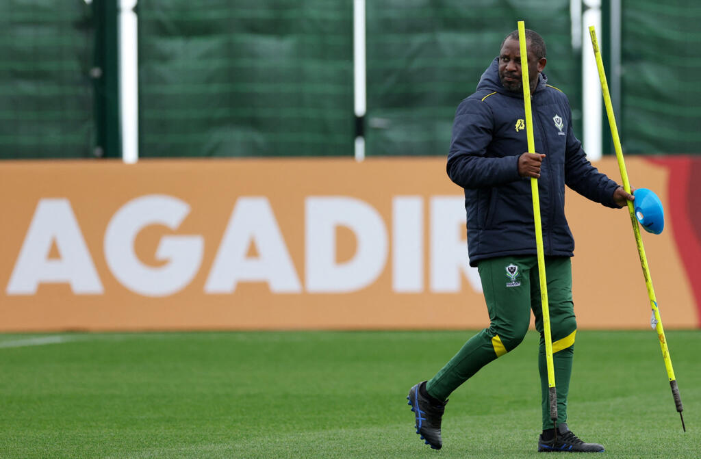 Thierry Mouyouma sur une séance d'entraînement avec le Gabon pendant la CAN.