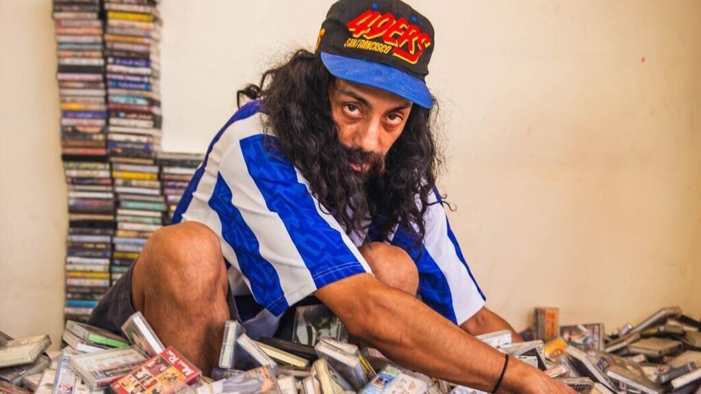 Artiste de cirque, DJ, digger de K7, Retro Cassetta a cloturé en beauté le festival des Trans Musicales.