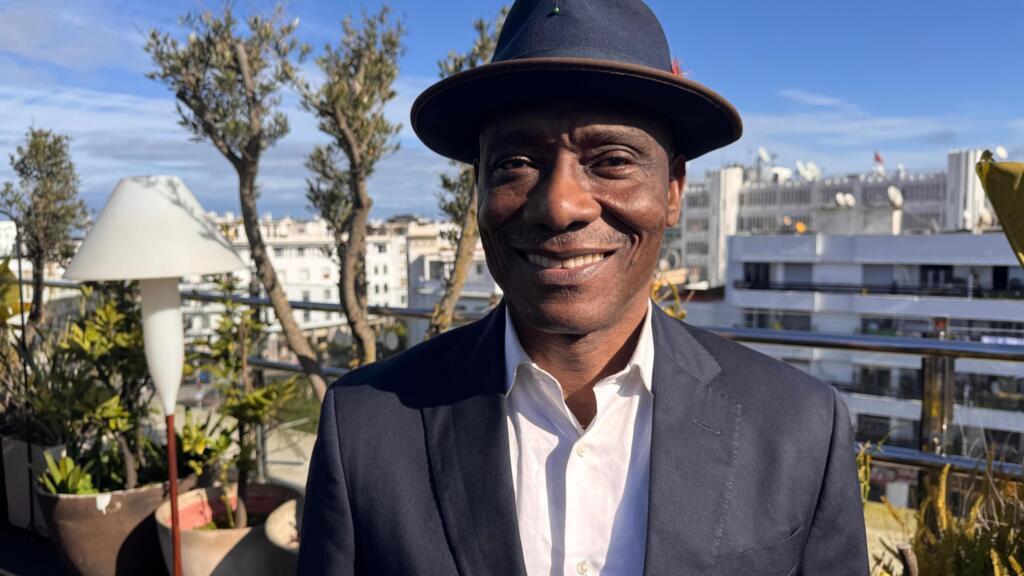 Pendant la Coupe d’Afrique des nations, l’ancien gardien camerounais, Joseph-Antoine Bell, analyse les matchs, les temps forts et les dynamiques du tournoi au micro de RFI.