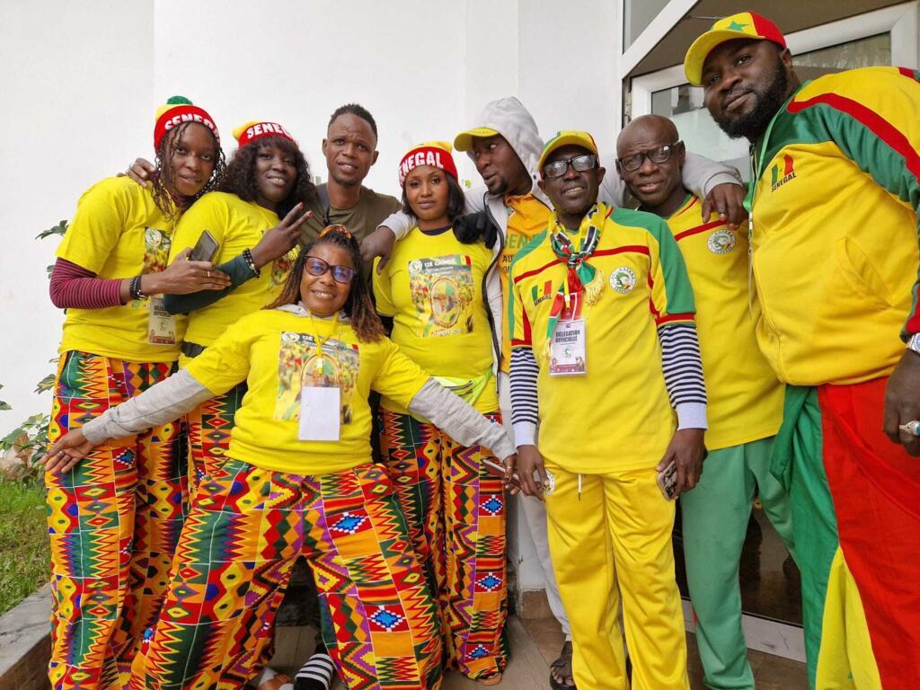 Les supporters des Lions du Sénégal dans leur quartier général à Tanger.