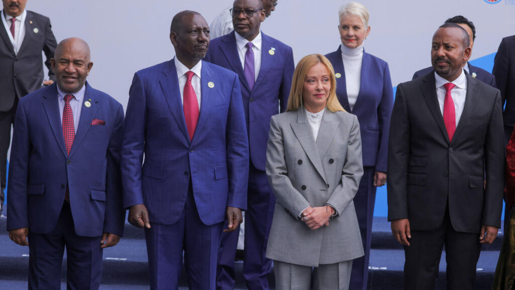 [Image d'illustration] Giorgia Meloni, la Première ministre italienne, entourée d'Azali Assoumani, président des Comores, William Ruto, président du Kenya, et Abiy Ahmed, Premier ministre éthiopien posent pour une photo de groupe avant un Sommet des Nations unies à Addis-Abeba, en Éthiopie, le 28 juillet 2025.
