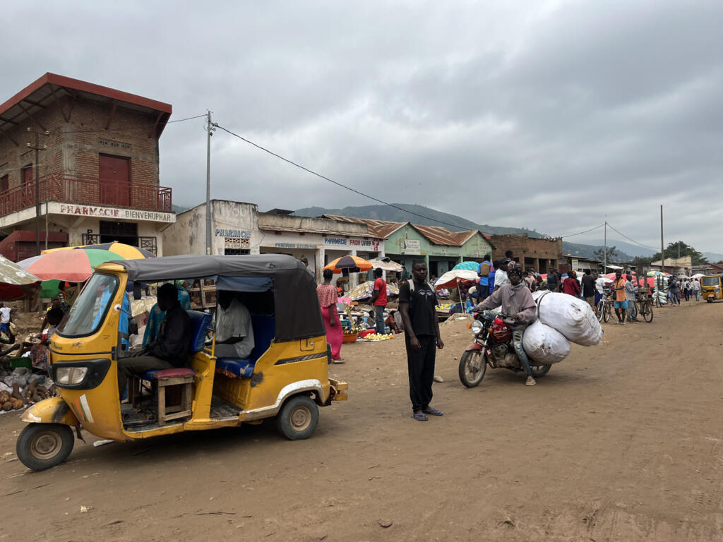 Une rue à Uvira, où l'activité reprend doucement.