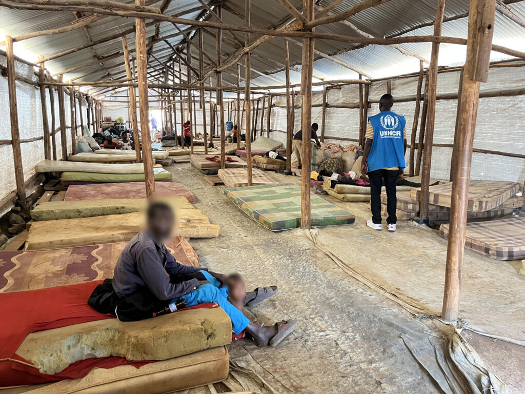 Dans le hangar du site de transit de Nyabitare, au Burundi.