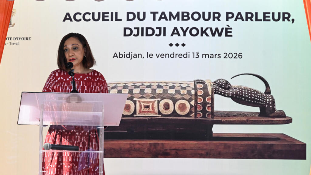 La ministre ivoirienne de la Culture et de la Francophonie, Françoise Remarck prononce un discours à l'occasion du retour du tambour Djidji Ayokwé, le 13 mars 2026. (Image d'illustration)