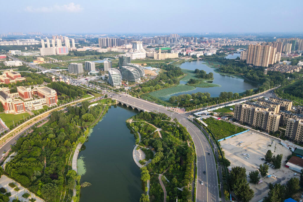 Vue aérienne de la ville-éponge de Xinzheng, province de Zhenzhou, en 2022.