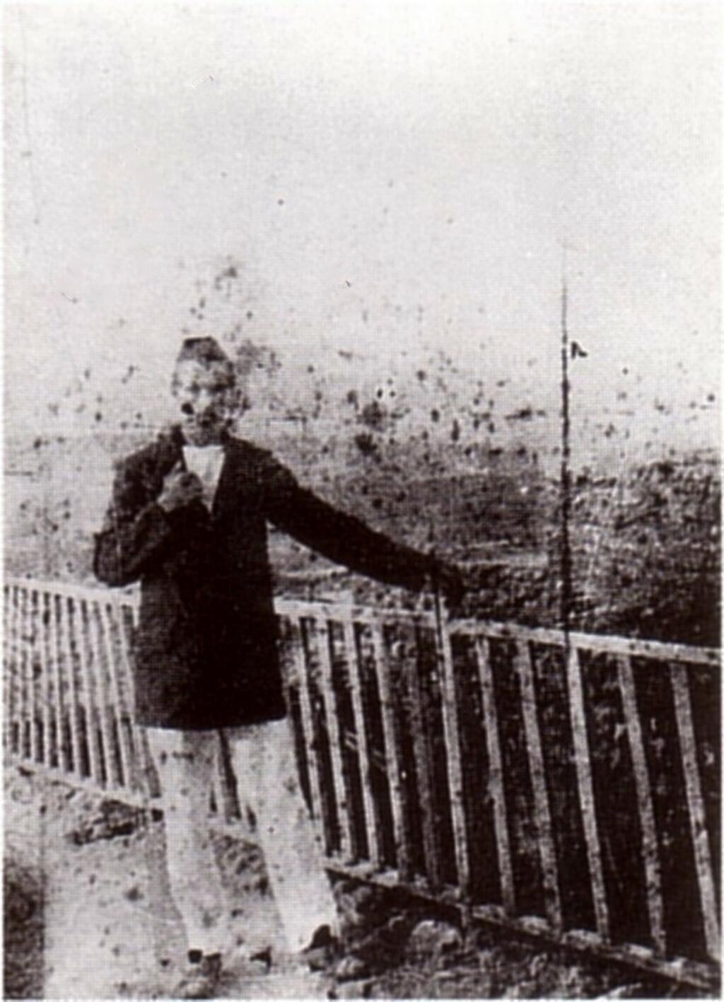 Autoportrait d'Arthur Rimbaud, à Harar en Ethiopie et postée dans une lettre à sa famille le 6 mai 1883.