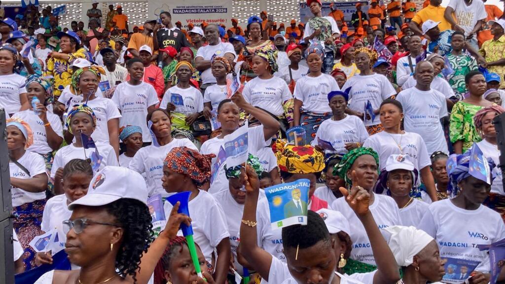 Les supporters de Romuald Wadagni au stade de Lokossa.