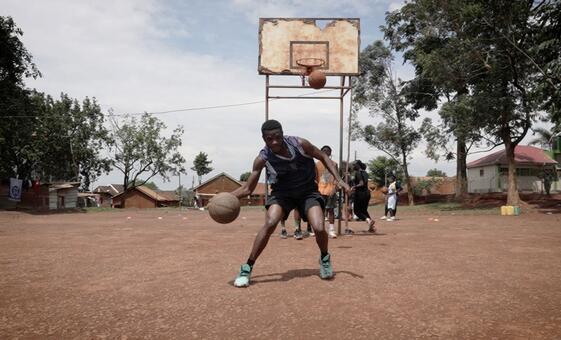 À Kampala, le basket redonne espoir aux réfugiés congolais image principale